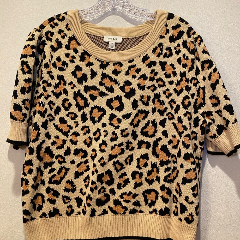 ON-34th Beige Leopard Print Short Sleeve Crew Sweater